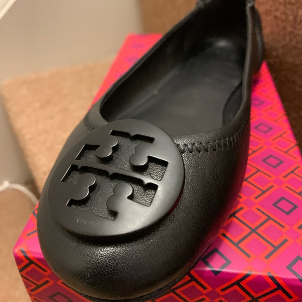 Tory burch flats.